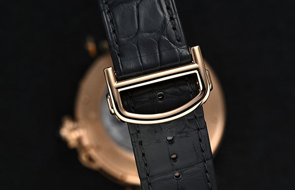 卡地亚腕表进水了如何修复